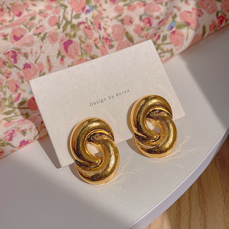 New Retro Style Spiral Metal Stud Earrings display picture 5