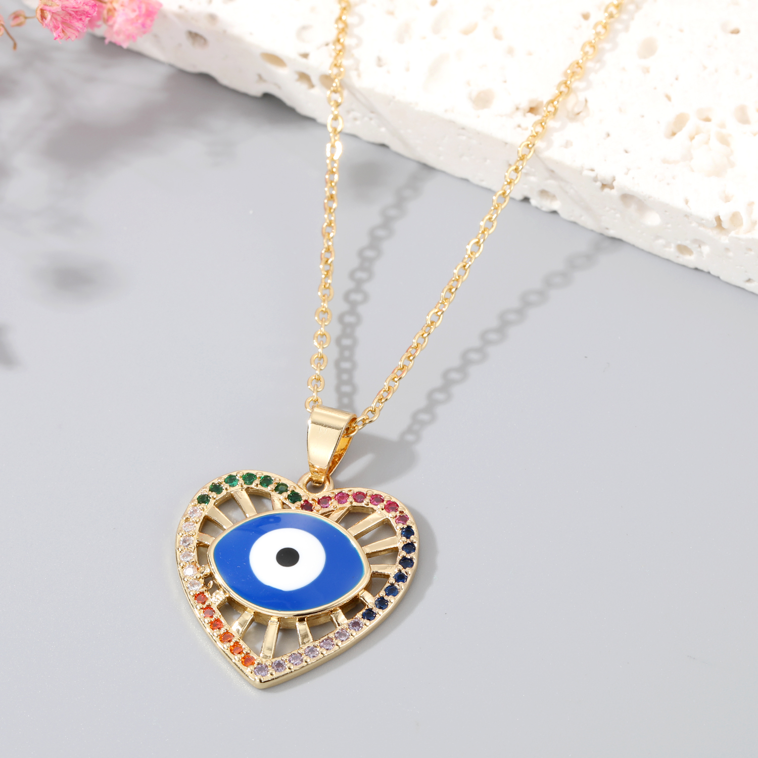 Women's Vintage Style Devil's Eye Heart Shape Copper Necklace Inlaid Zircon Zircon Necklaces display picture 3