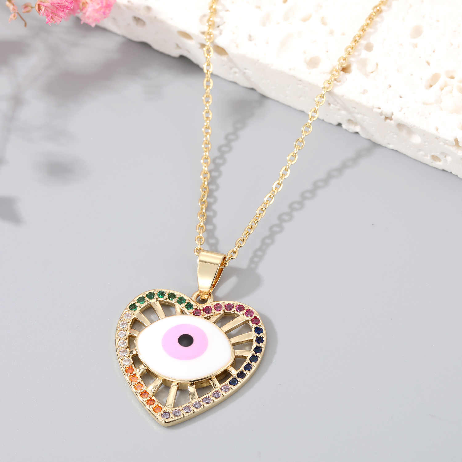 Women's Vintage Style Devil's Eye Heart Shape Copper Necklace Inlaid Zircon Zircon Necklaces display picture 2