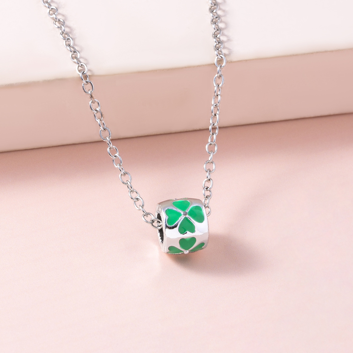 Simple Style Alloy Four-leaf Clover Necklace Daily Electroplating Alloy display picture 4