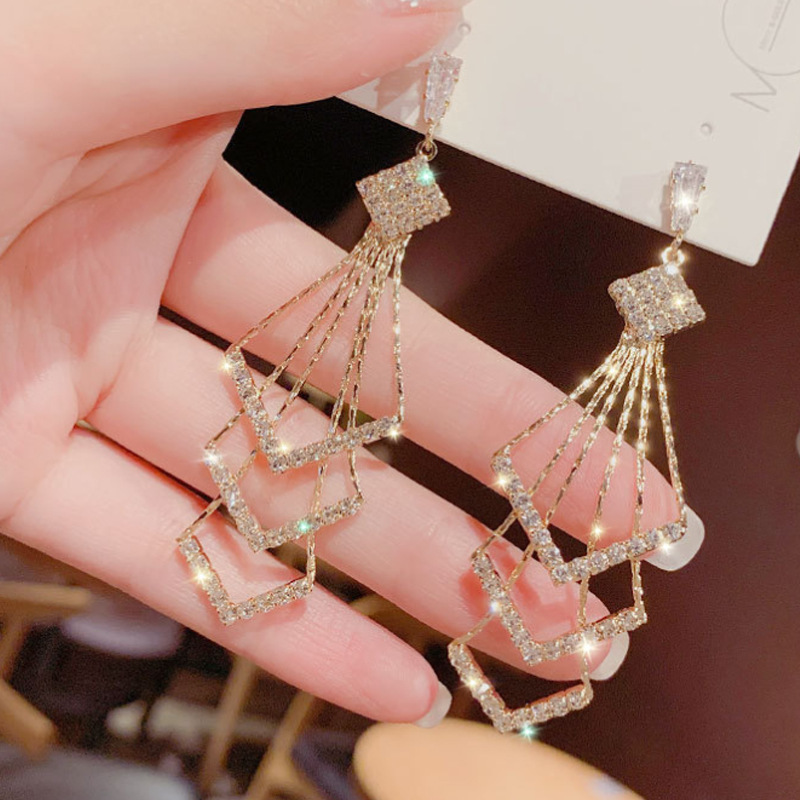 Women's Fashion Shiny Geometric Alloy Earrings Plating Inlay Artificial Rhinestones Drop Earrings display picture 4