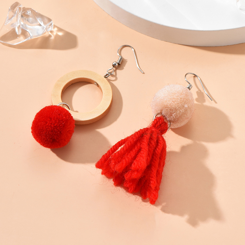 Fashion Autumn And Winter Fur Ball Asymmetric Tassel Earrings Wholesale display picture 3