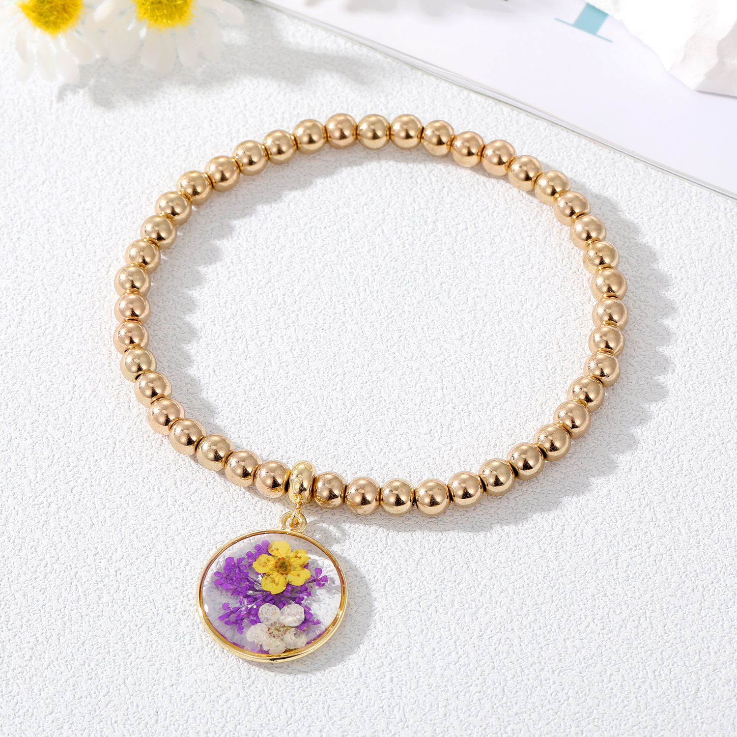 Simple Style Flowers Alloy Plastic Beaded Inlaid Resin Bracelets display picture 3