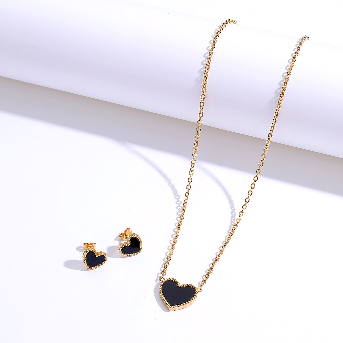 Unisex Simple Style Heart Shape Copper Earrings Necklace Gold Plated Jewelry Sets display picture 1