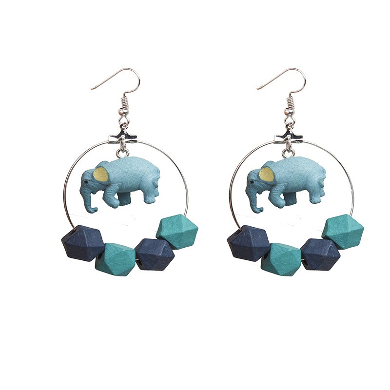 Women's Retro Animal Elephant Synthetic Resin Earrings Beaded Splicing No Inlaid Earrings display picture 2
