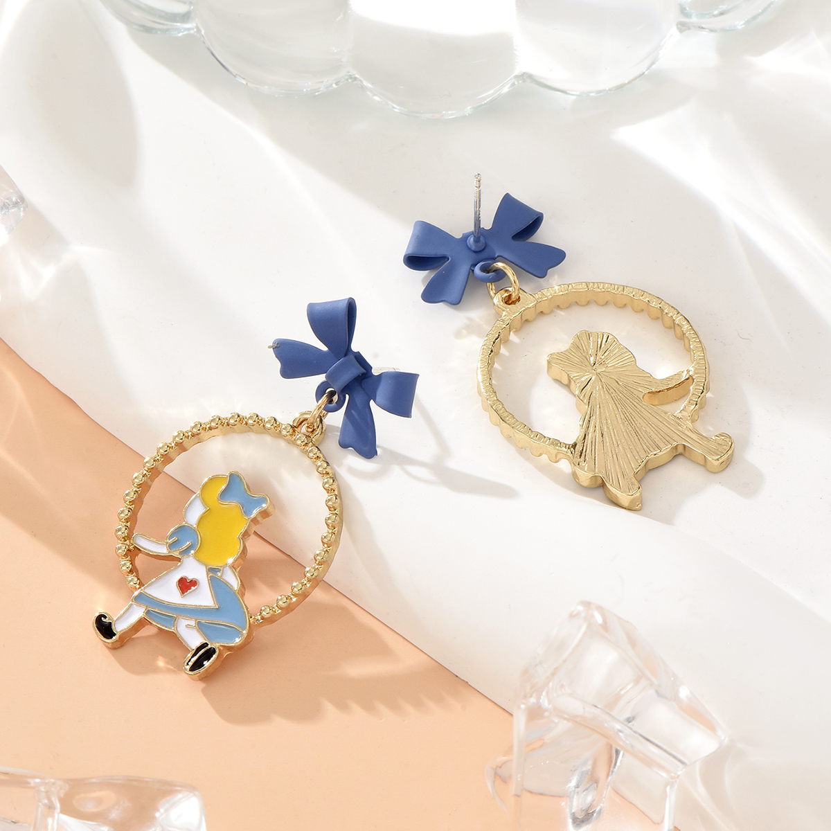 Cute Cartoon Bow Knot Alloy Earrings display picture 1