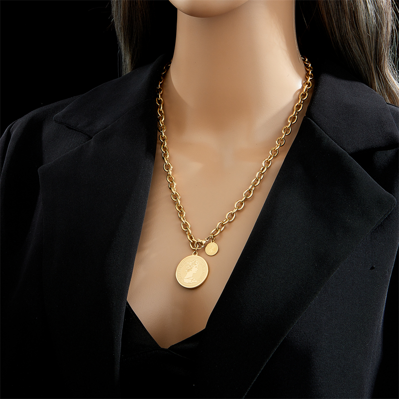 Vintage Style Portrait Stainless Steel Necklace Gold Plated Stainless Steel Necklaces display picture 2