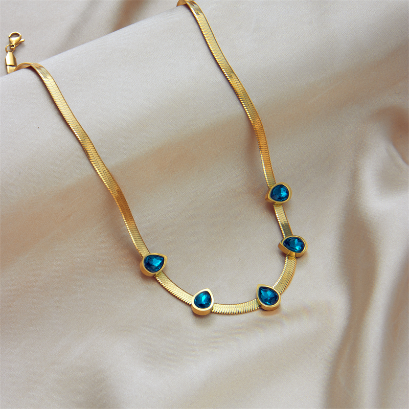 Rostfreier Stahl 18 Karat Vergoldet Einfacher Stil Vergoldet Wassertropfen Künstliche Edelsteine Halskette display picture 6