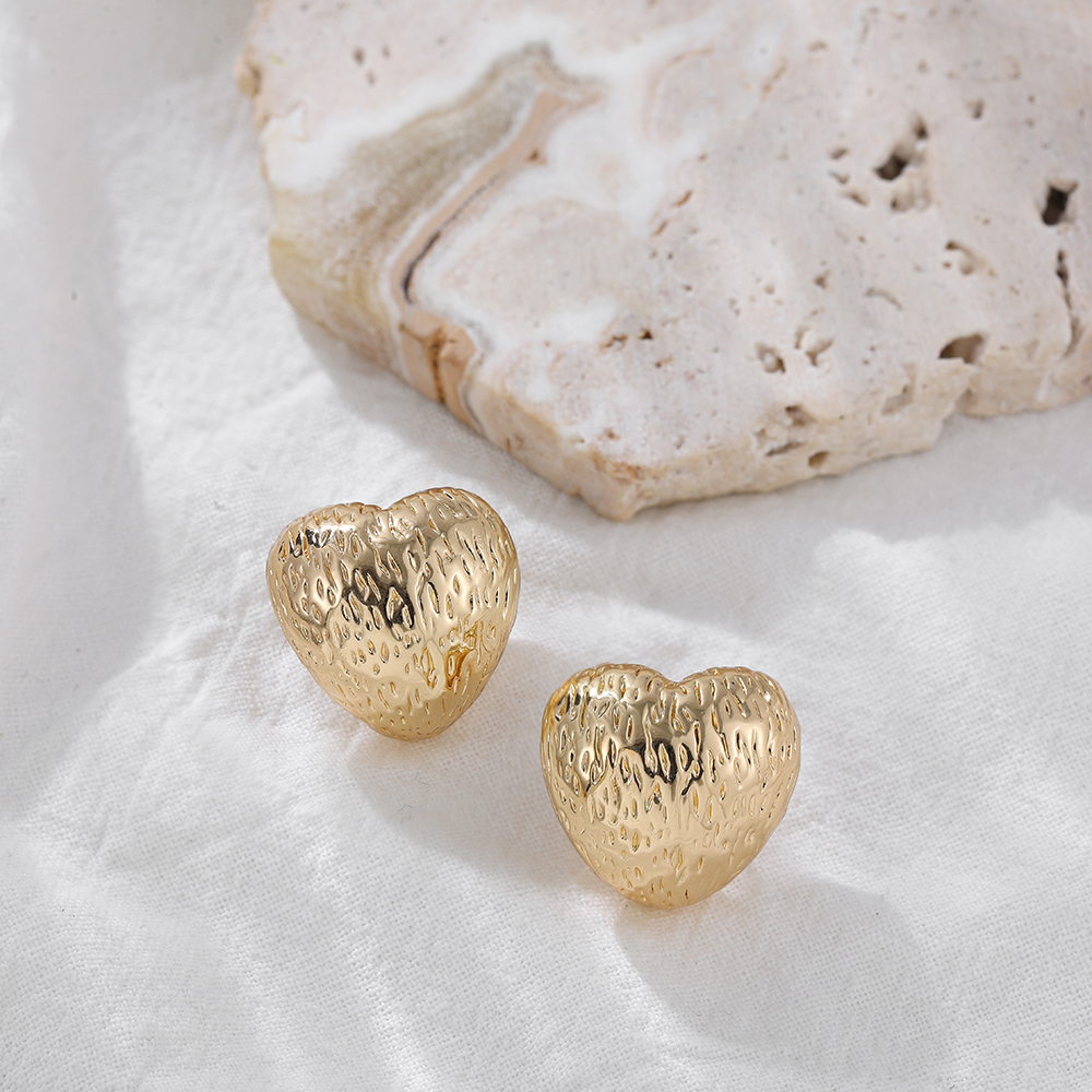 Sweet Heart Shape Copper Ear Studs Inlay Zircon Copper Earrings 1 Pair display picture 12