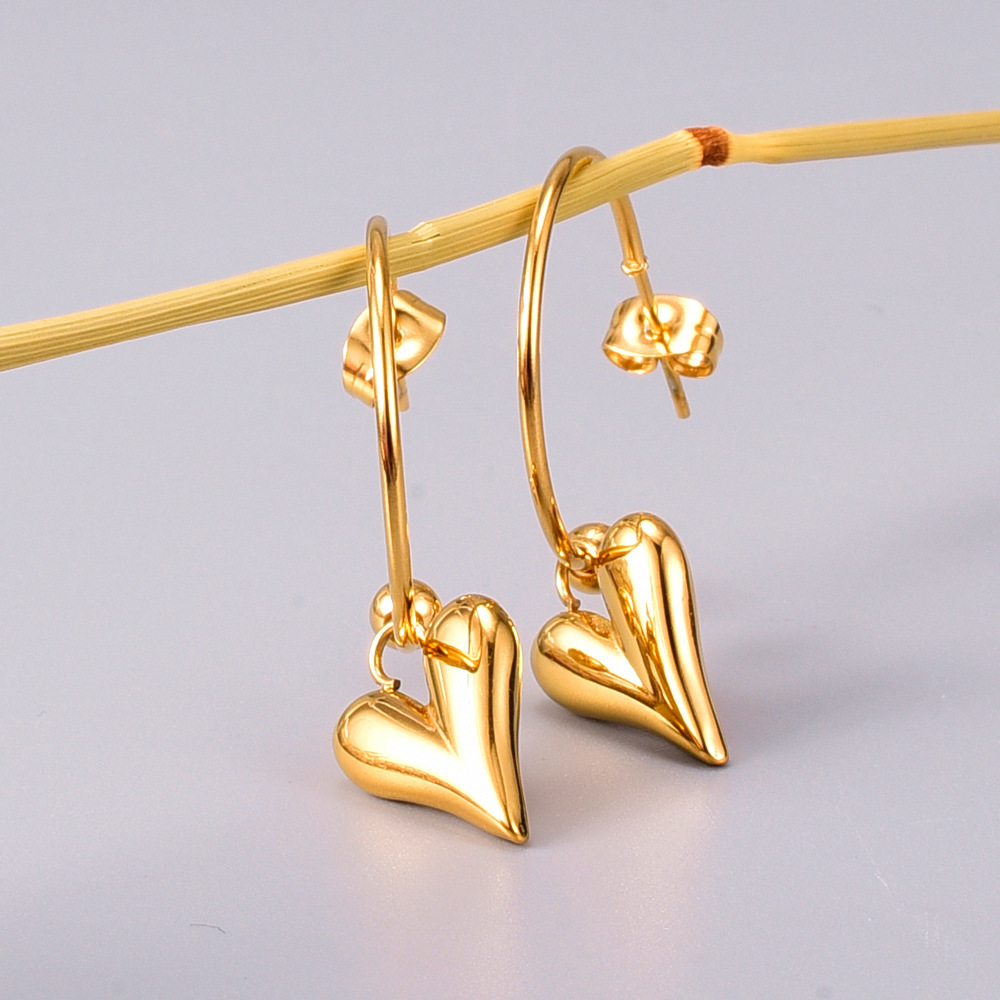 Simple Style Heart Shape Titanium Steel Earrings Plating Stainless Steel Earrings display picture 1