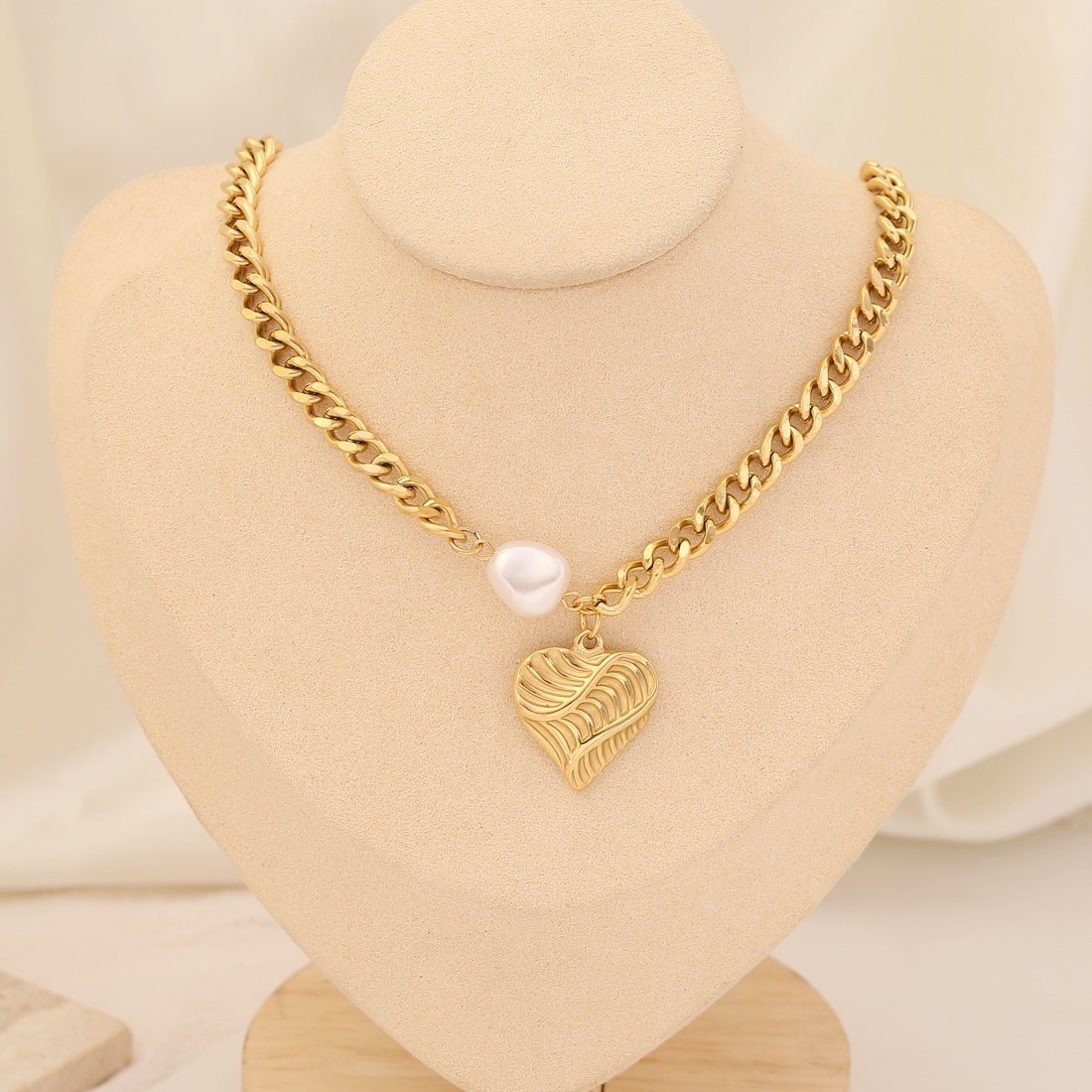 Stainless Steel 18K Gold Plated Fashion Gold Plated Heart Shape Pearl Layered Necklaces display picture 9