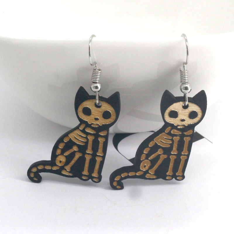 1 Pair Retro Cat Alloy Resin Patchwork Women's Earrings display picture 4