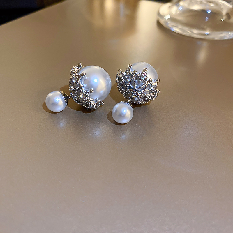 Wholesale Jewelry 1 Pair Elegant Geometric Alloy Rhinestones Ear Studs display picture 1