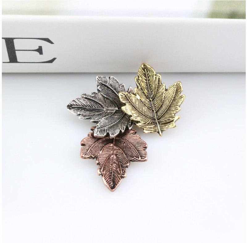 Fashion Maple Leaf Alloy Brooches display picture 1