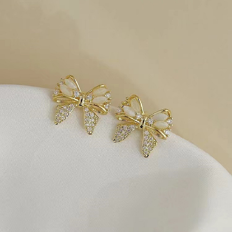 Vintage Style Butterfly Alloy Inlay Artificial Rhinestones Ear Studs display picture 3