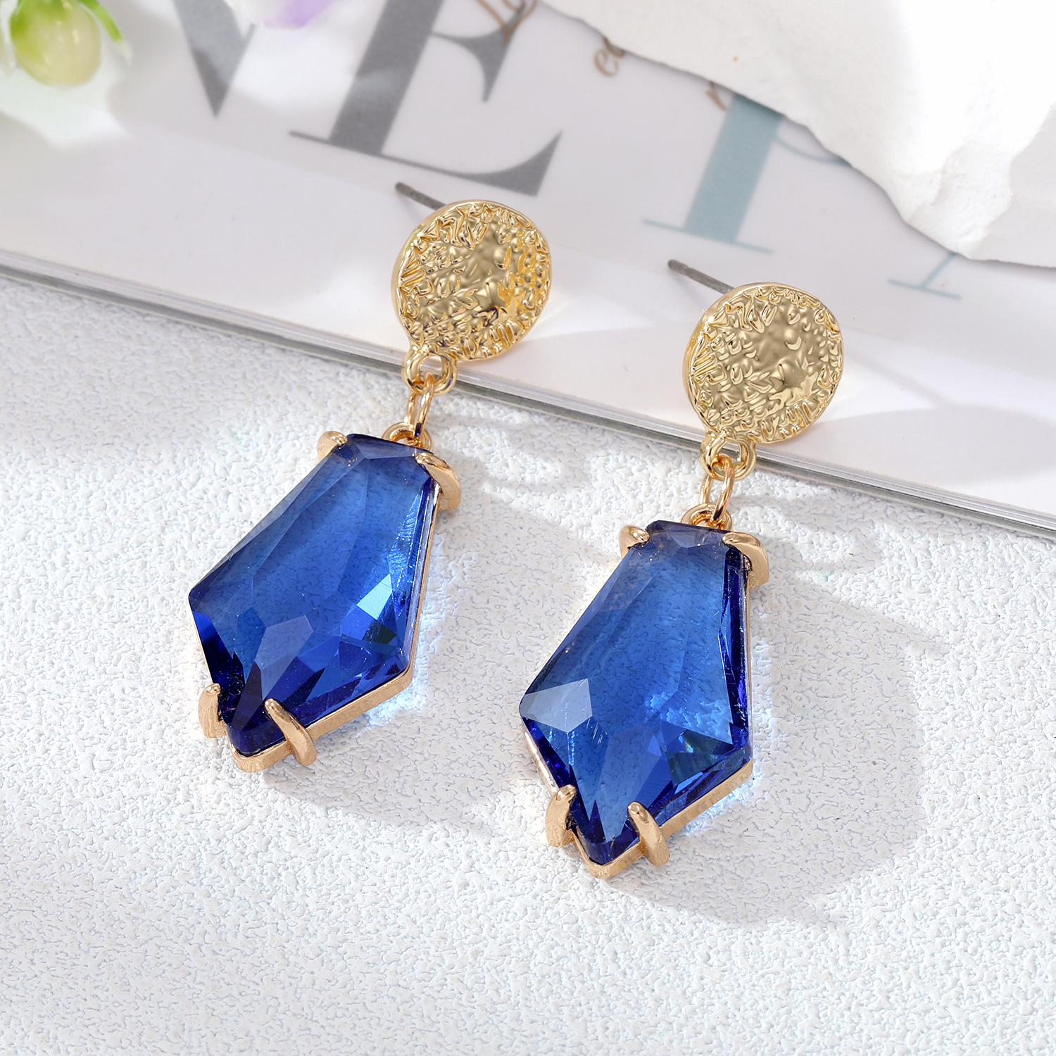 Wholesale Jewelry 1 Pair Retro Geometric Alloy Crystal Drop Earrings display picture 2