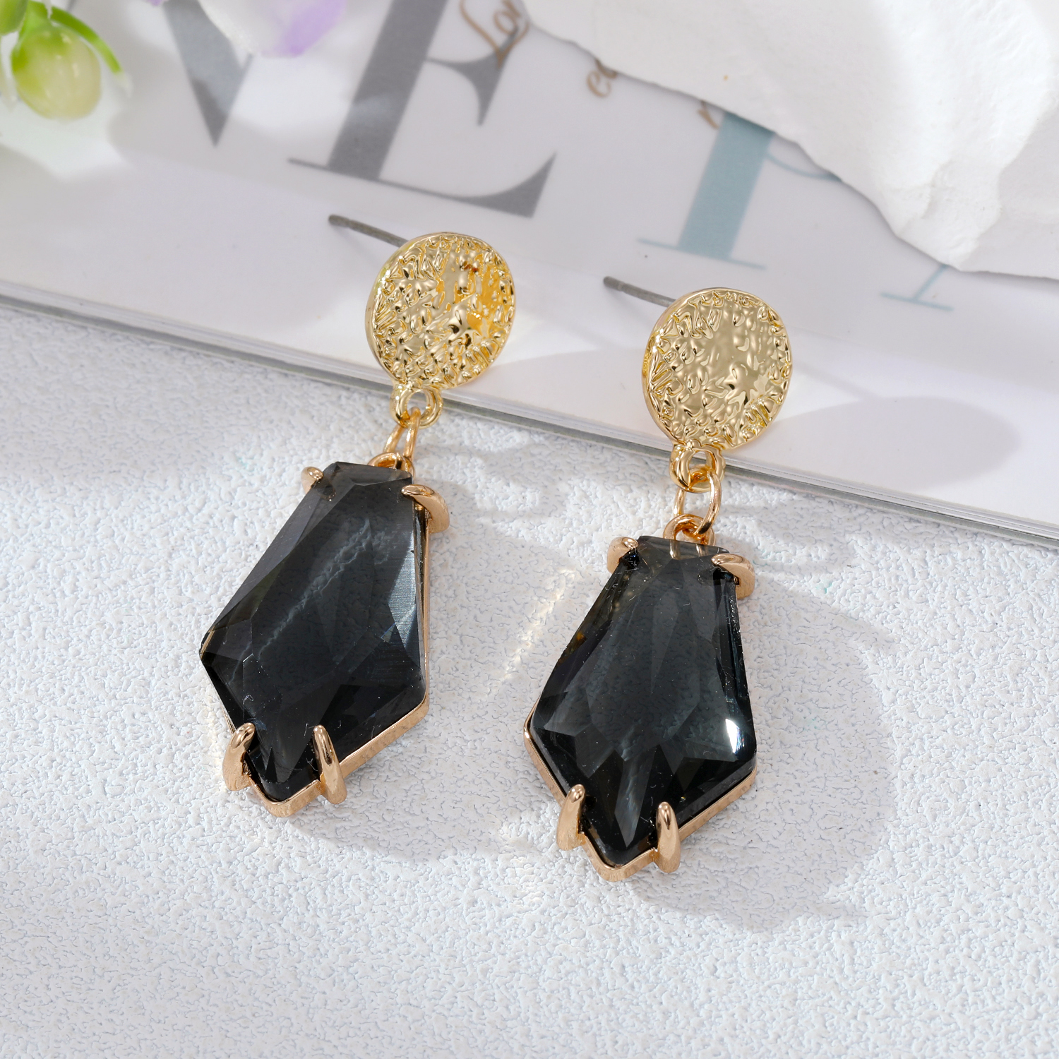Wholesale Jewelry 1 Pair Retro Geometric Alloy Crystal Drop Earrings display picture 3