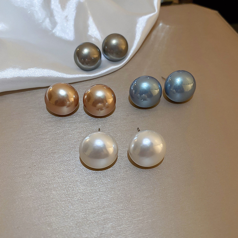 Wholesale Jewelry 1 Pair Sweet Round Artificial Pearl Metal Ear Studs display picture 5