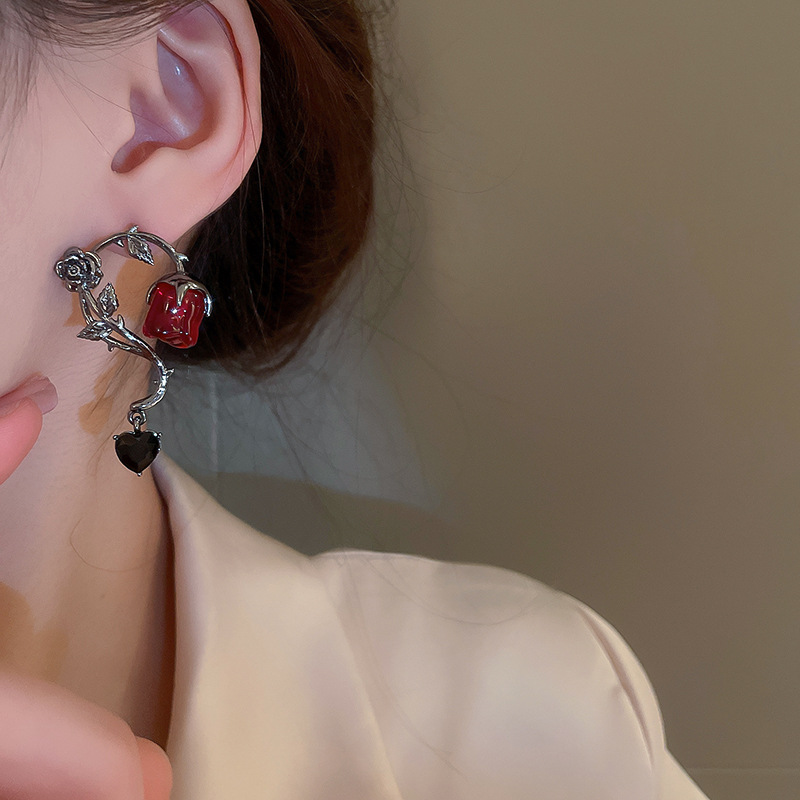 Fashion Heart Shape Rose Arylic Copper Drop Earrings Plating Zircon Copper Earrings display picture 3