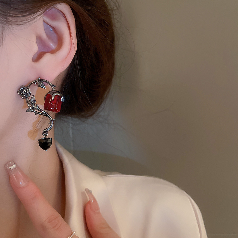 Fashion Heart Shape Rose Arylic Copper Drop Earrings Plating Zircon Copper Earrings display picture 4