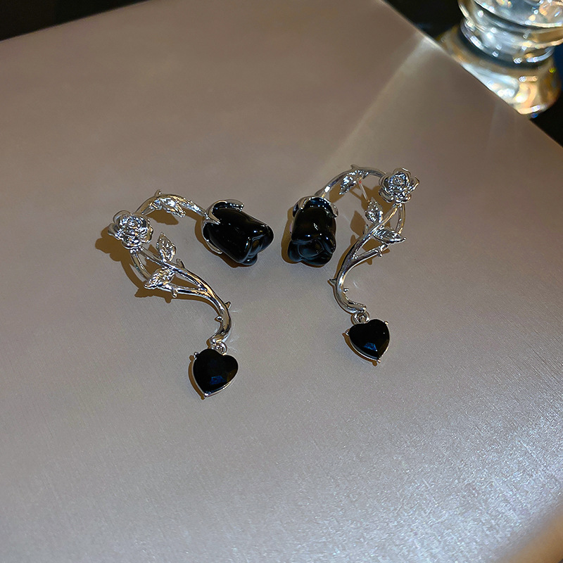 Mode Forme De Cœur Rose Arylique Le Cuivre Boucles D'oreilles Placage Zircon Boucles D'oreilles En Cuivre display picture 5