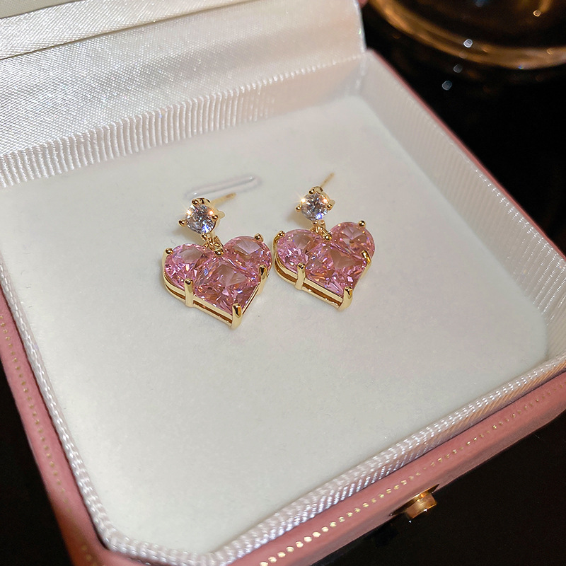 Sweet Heart Shape Copper Ear Studs Inlay Zircon Copper Earrings display picture 5