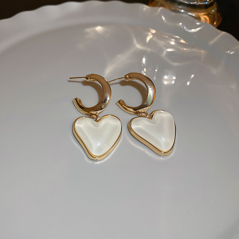 1 Pair Sweet Heart Shape Resin Copper Plating Drop Earrings display picture 3