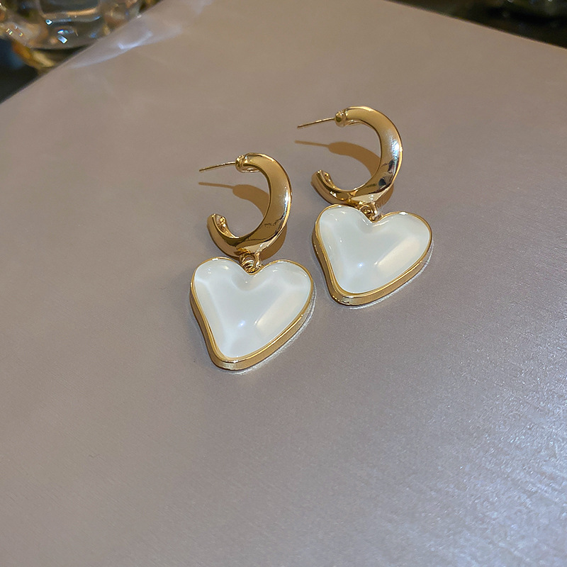 1 Pair Sweet Heart Shape Resin Copper Plating Drop Earrings display picture 4