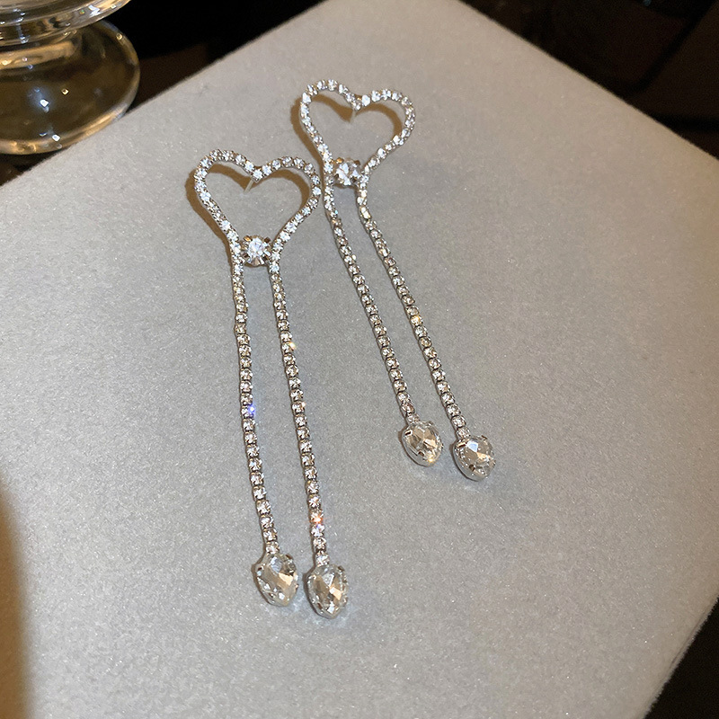 Sweet Heart Shape Copper Drop Earrings Tassel Plating Inlay Rhinestone Copper Earrings display picture 5