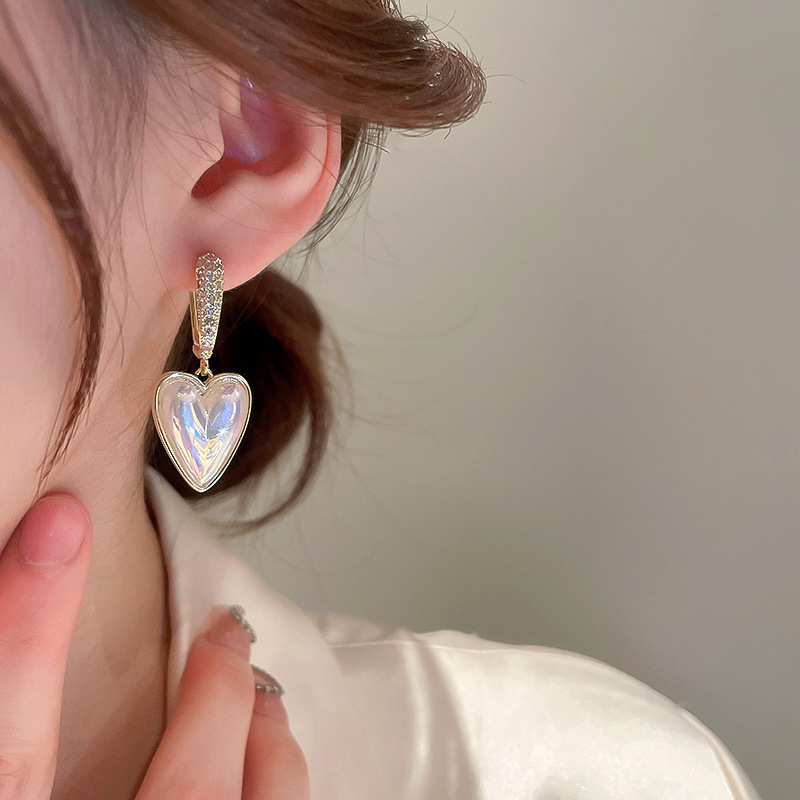 Wholesale Jewelry 1 Pair Sweet Flower Artificial Pearl Copper Zircon Drop Earrings Ear Clips display picture 1