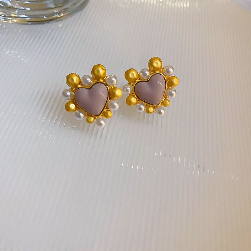 Sweet Heart Shape Artificial Pearl Copper Ear Studs Inlay Resin Copper Earrings display picture 1