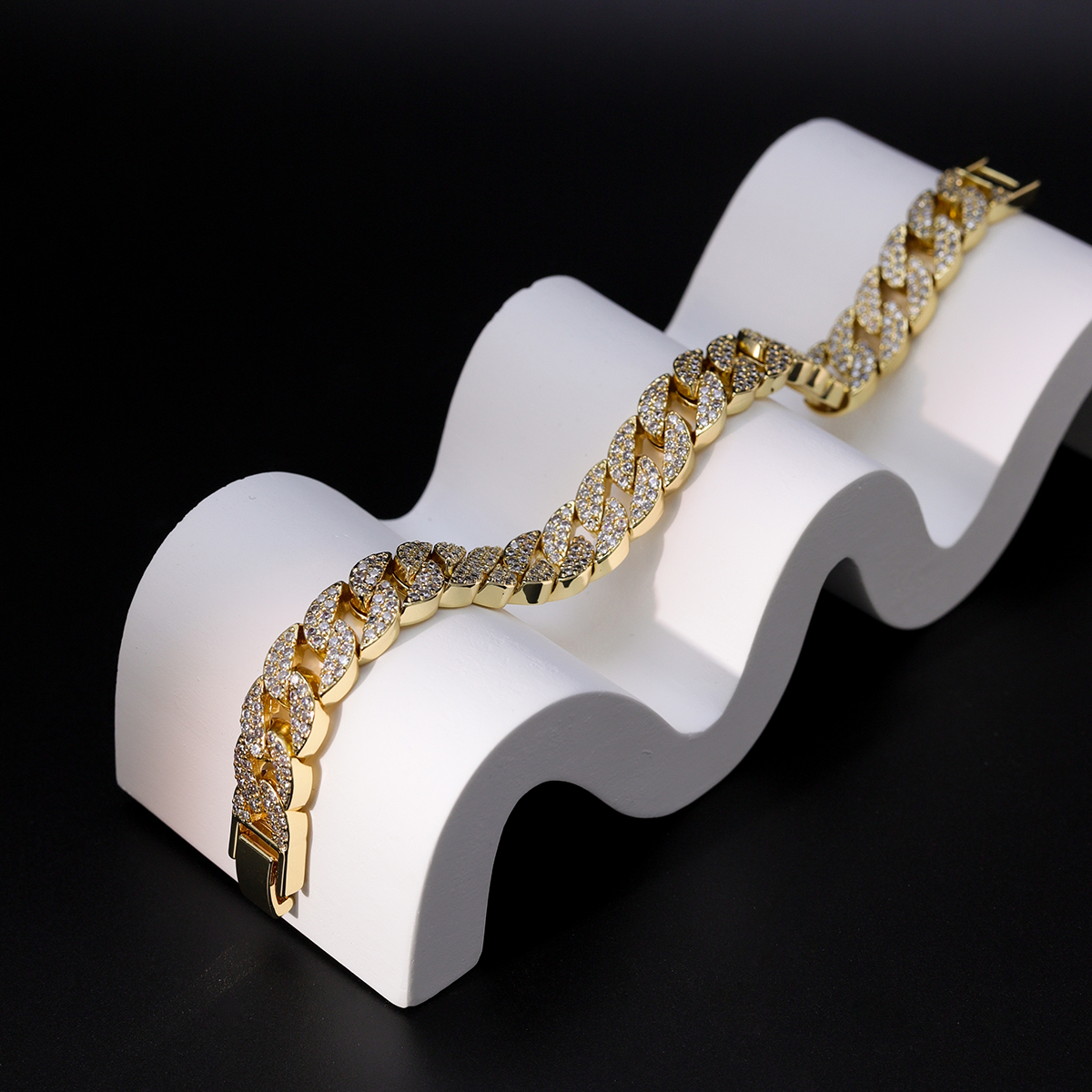 Bracelets En Cuivre Plaqué Or Zircon 1 Pièce Bracelets Géométriques En Cuivre De Mode display picture 3