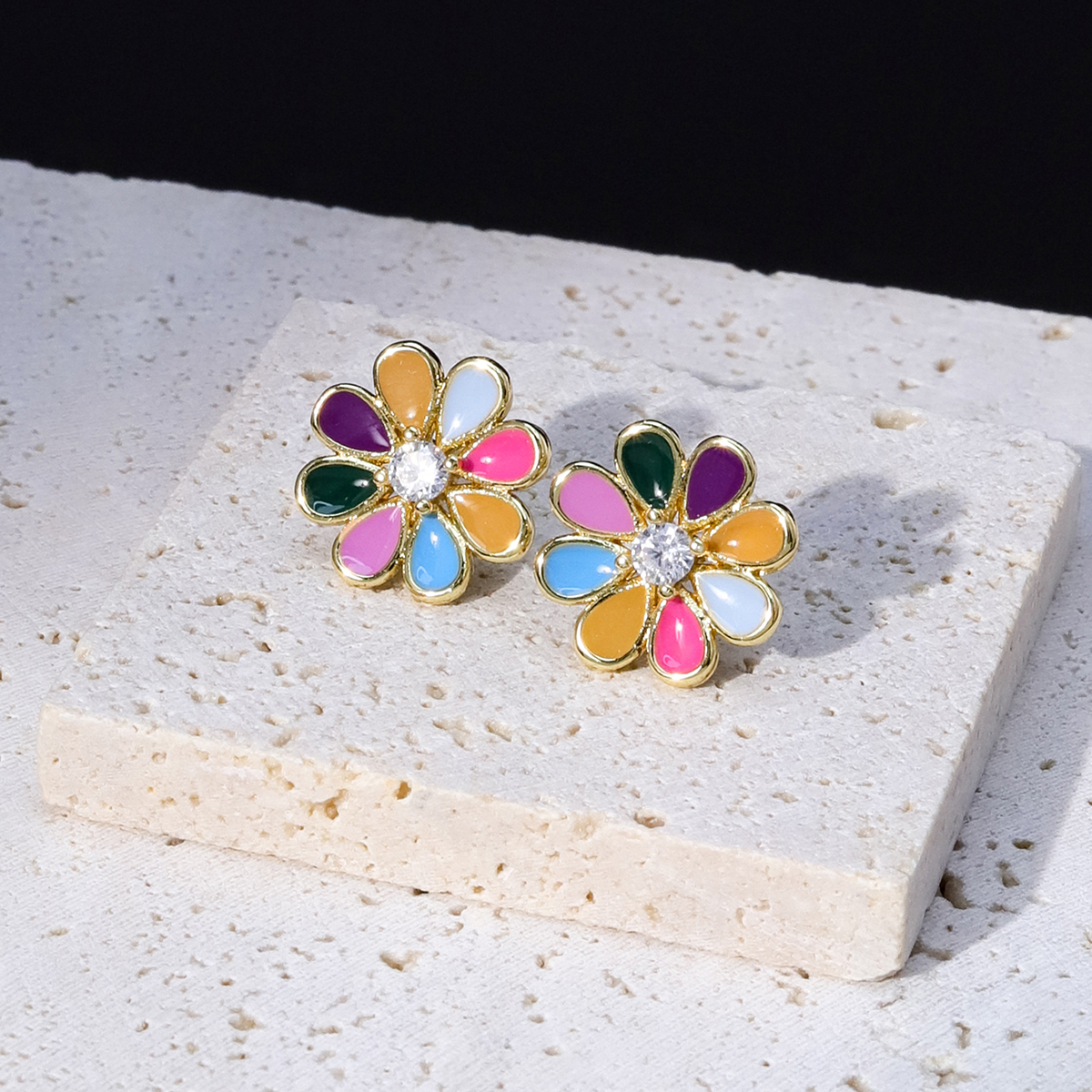 Simple Style Flower Copper Ear Studs Enamel Gold Plated Zircon Copper Earrings 1 Pair display picture 2