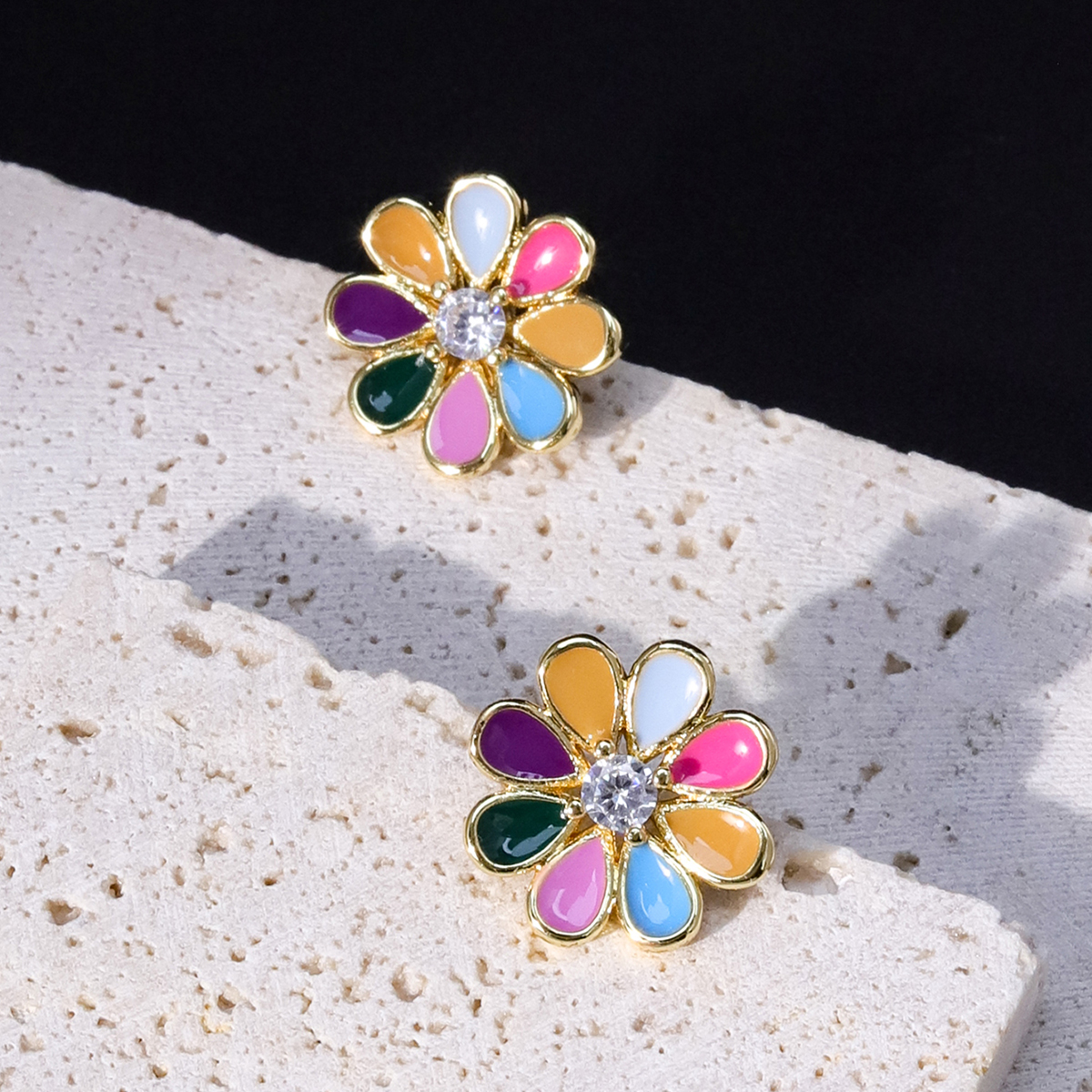 Simple Style Flower Copper Ear Studs Enamel Gold Plated Zircon Copper Earrings 1 Pair display picture 3