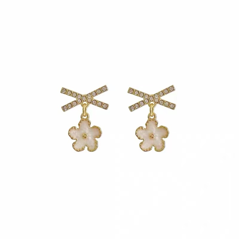 Fashion Flower Alloy Inlay Artificial Diamond Drop Earrings 1 Pair display picture 12