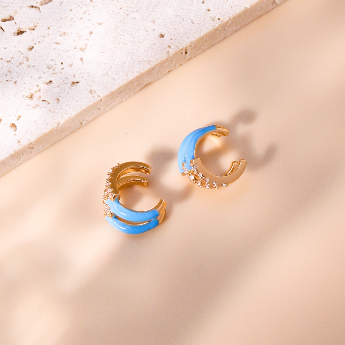 Fashion Geometric Copper Ear Clips Enamel Gold Plated Zircon Copper Earrings 1 Pair display picture 4