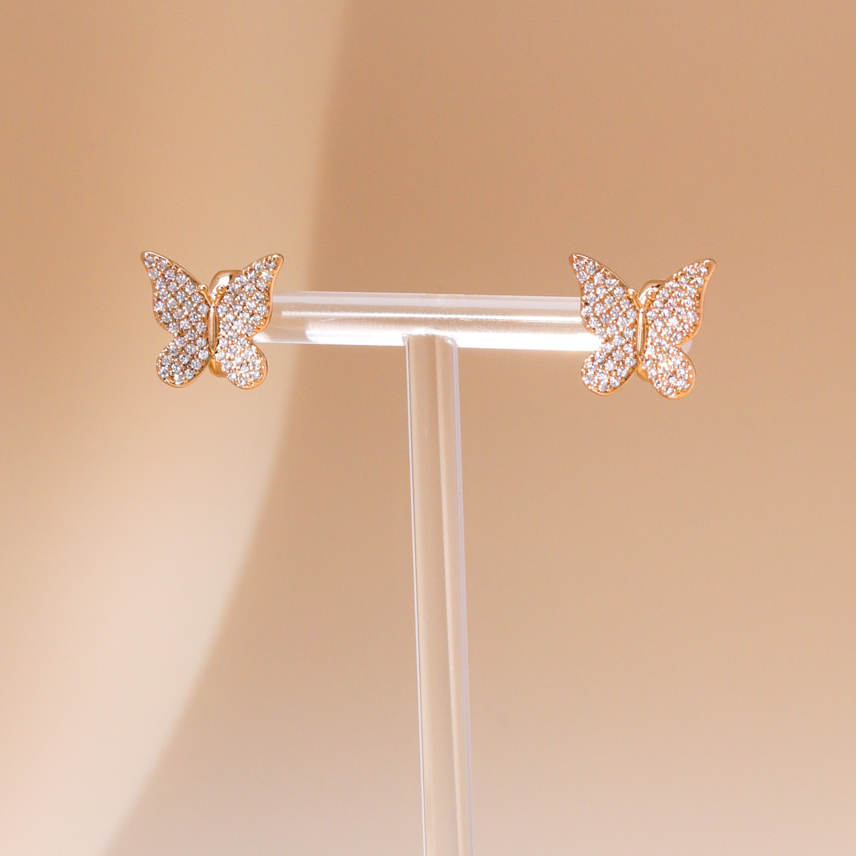 Fashion Butterfly Copper Ear Clips Gold Plated Zircon Copper Earrings 1 Pair display picture 2