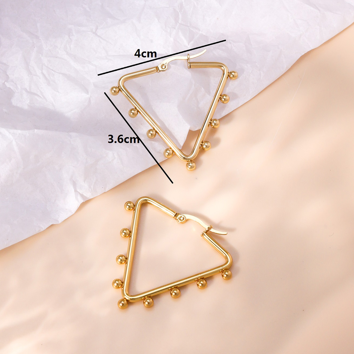 Simple Style Triangle Copper Earrings Gold Plated Copper Earrings 1 Pair display picture 1