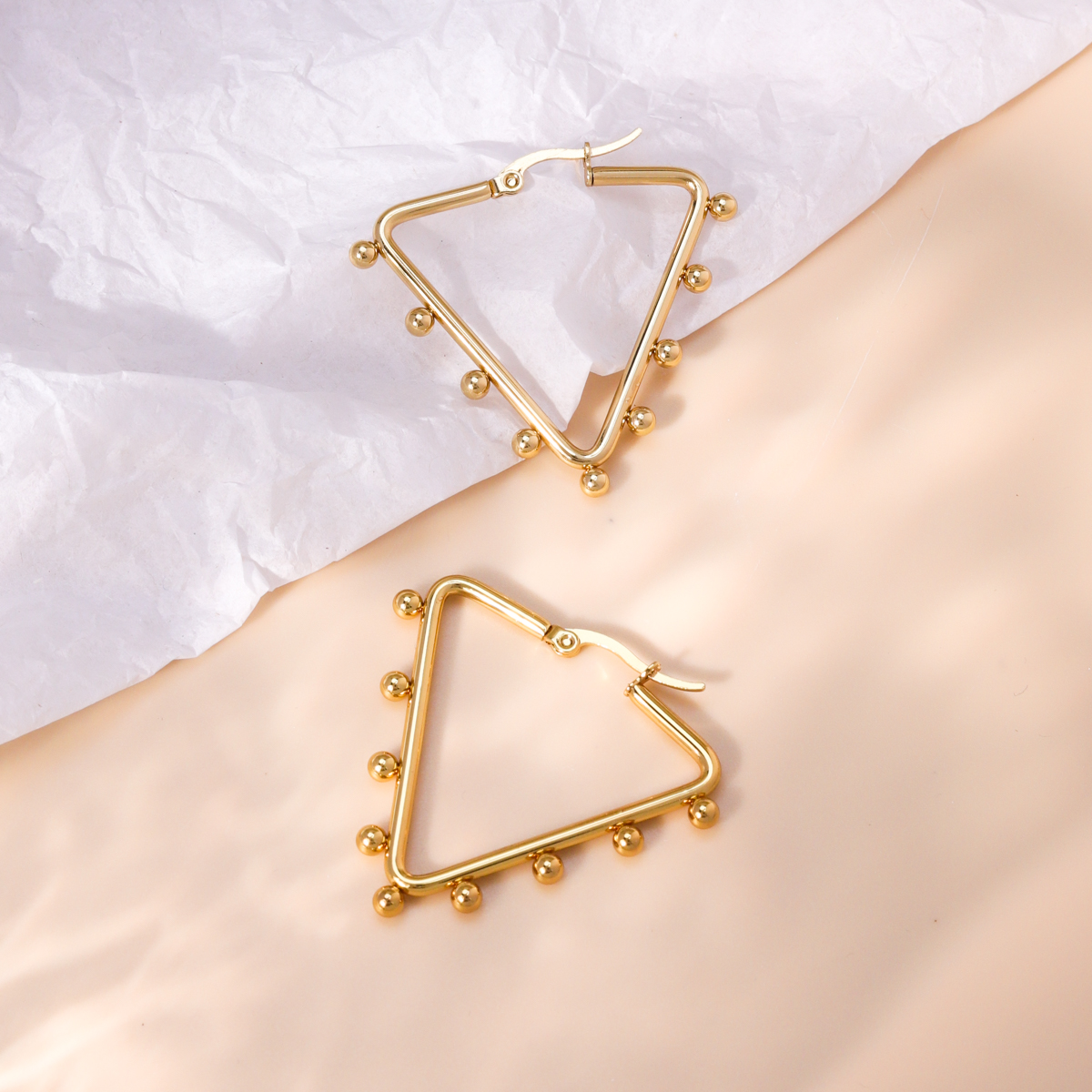 Simple Style Triangle Copper Earrings Gold Plated Copper Earrings 1 Pair display picture 3