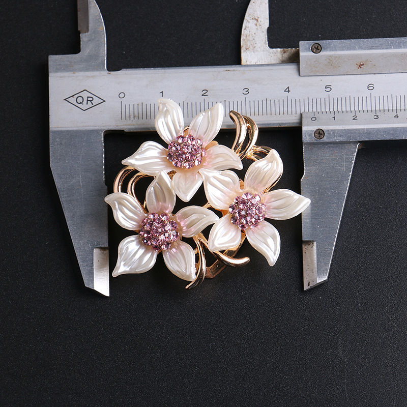 French Style Flower Alloy Plating Inlay Artificial Rhinestones Brooches 1 Piece display picture 7