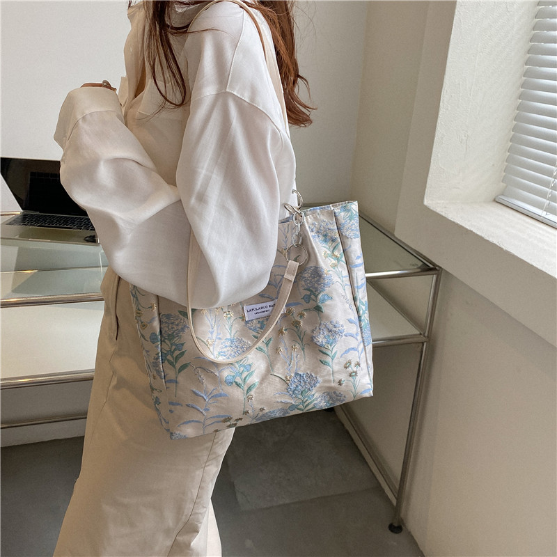 Women's Fabric Solid Color Fashion Square Magnetic Buckle Tote Bag display picture 1