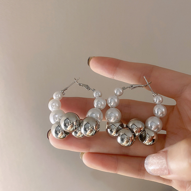 1 Pair Simple Style Geometric Pearl Alloy Earrings display picture 2