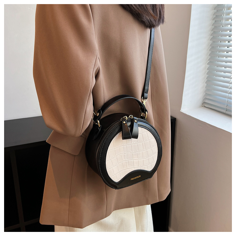 Fashion Solid Color Round Zipper Circle Bag display picture 2