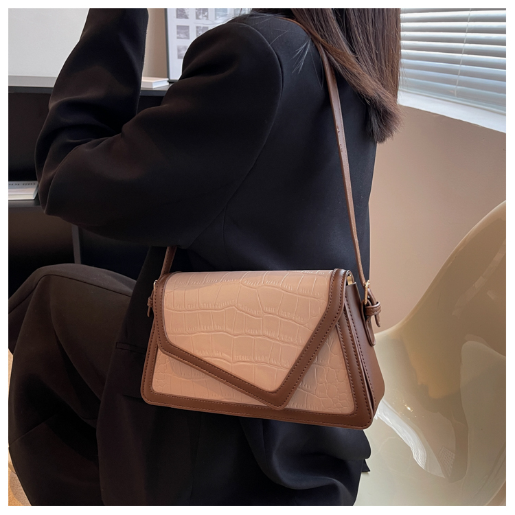 Fashion Solid Color Square Flip Cover Underarm Bag display picture 1