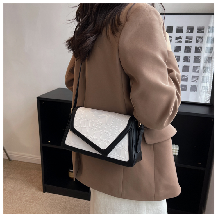 Fashion Solid Color Square Flip Cover Underarm Bag display picture 8
