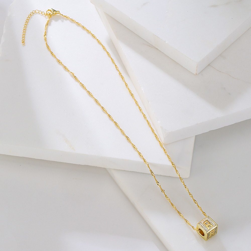 Fashion Letter Copper Pendant Necklace Gold Plated Zircon Copper Necklaces display picture 3