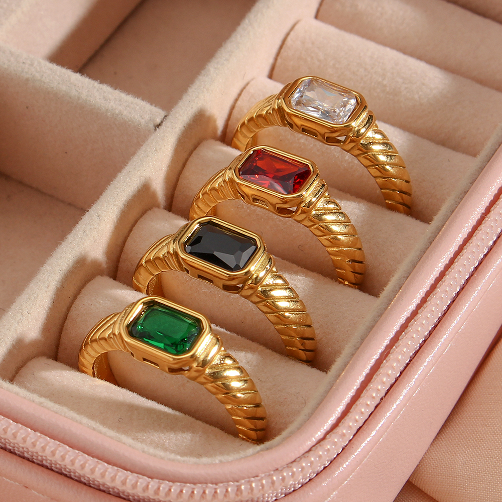 Vintage Style Geometric Stainless Steel Gold Plated Rings Plating Inlaid Zircon Zircon Gold Plated Stainless Steel Rings display picture 2