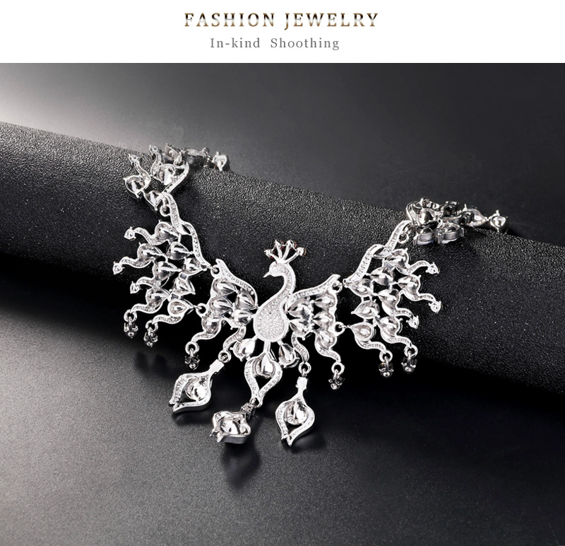 Moda Pavo Real Aleación Embutido Diamante De Imitación Vidrio Pendientes Collar 1 Juego display picture 7
