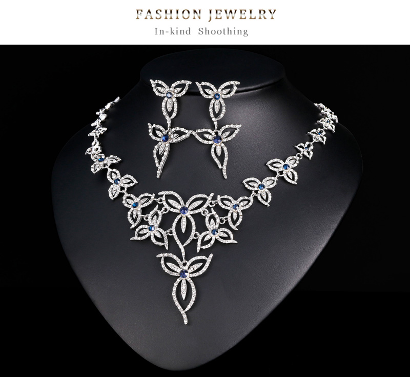 Moda Geométrico Aleación Embutido Diamante De Imitación Vidrio Pendientes Collar 1 Juego display picture 4