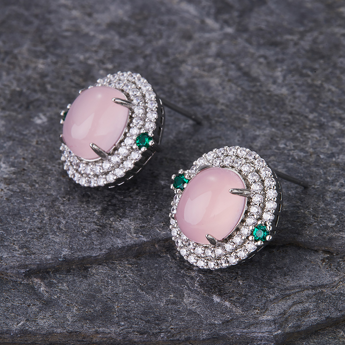 Fashion Insect Oval Copper Ear Studs Plating Inlay Artificial Gemstones Zircon Copper Earrings display picture 7